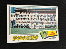 1977 LOS ANGELES DODGERS TOPPS TEAM UNMARKED DAVEY LOPES #504 BASEBALL CARD !!