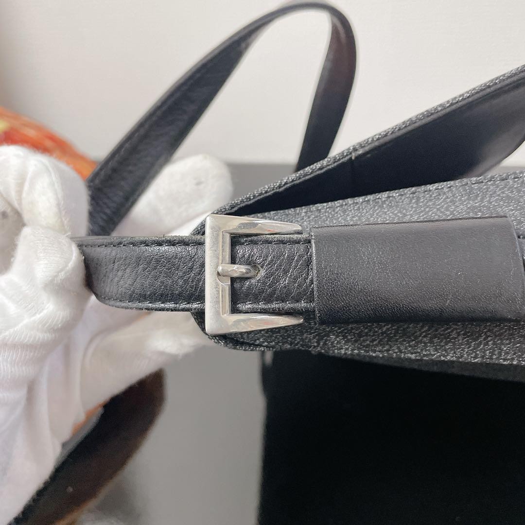 GIVENCHY 4G Logo Formal Handbag in Black thumbnail 5