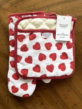 Williams Sonoma HEART OVEN MITT AND POT HOLDE...
