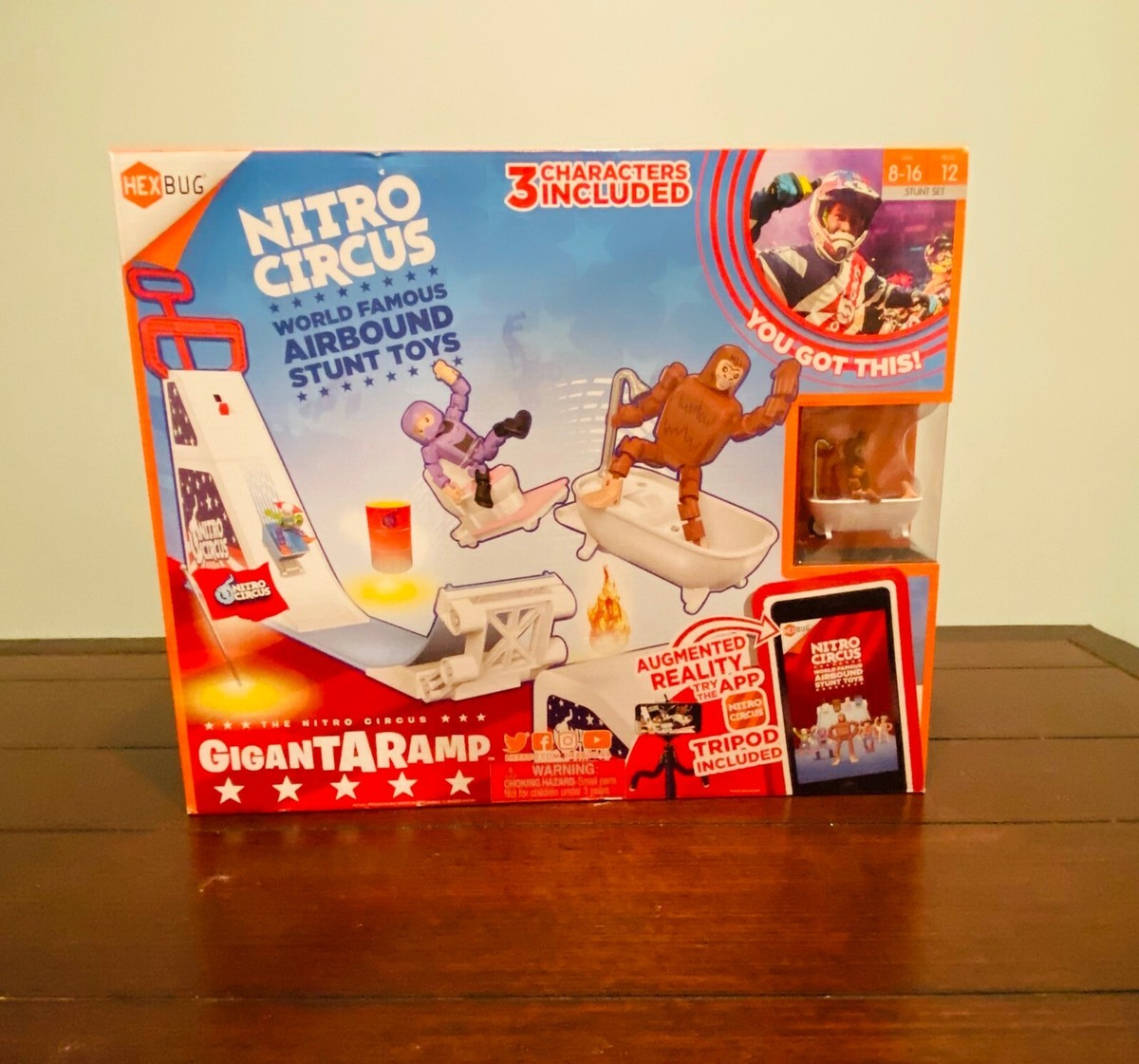 HEXBUG Nitro Circus World Famous Airbound Stunt Toys GigantaRamp-w