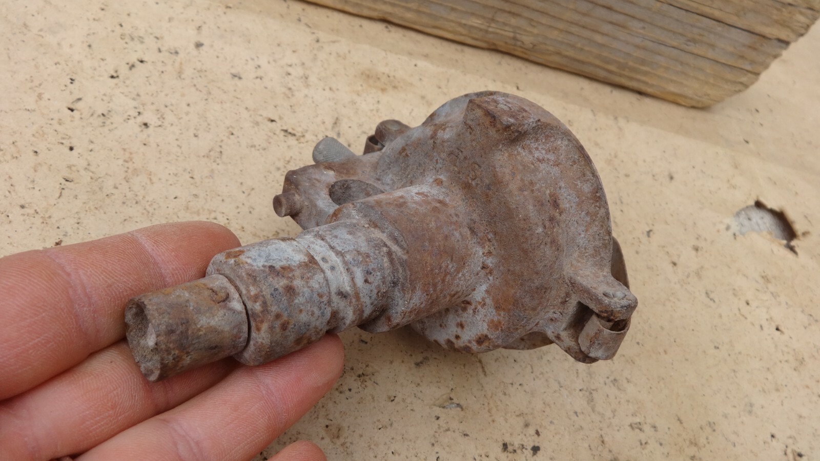 1932 Model B Ford DISTRIBUTOR BASE Original core 1933 1934 4 cylinder