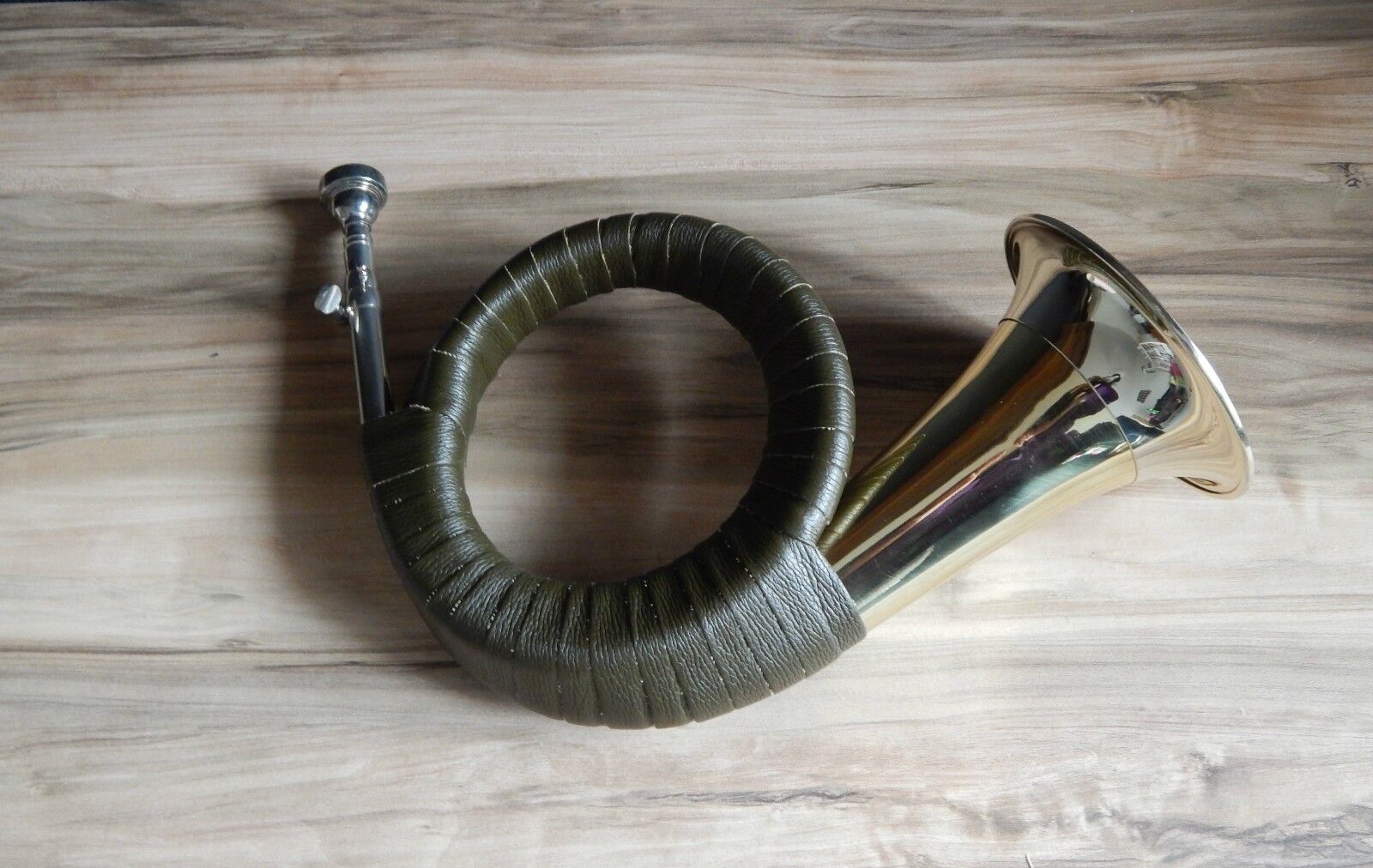 Bb Jagdhorn, Messing Jagdhorn Mini leichte tragbare Horn Messing Instrument  Set mit Aufbewahrungstasche sauberes Tuch und Halterung