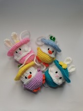 Porta ovetti di Pasqua con cordino realizzato a mano all'uncinetto