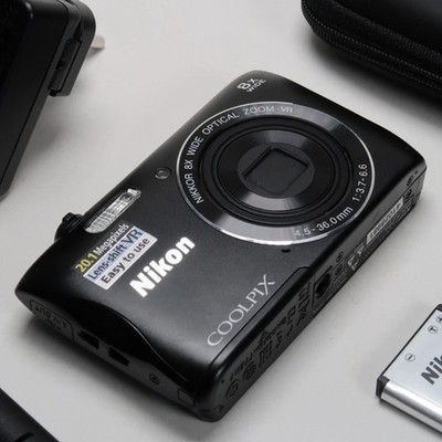 Nikon COOLPIX S3700 20.0MP 8x Optical Zoom Digital Camera Pink