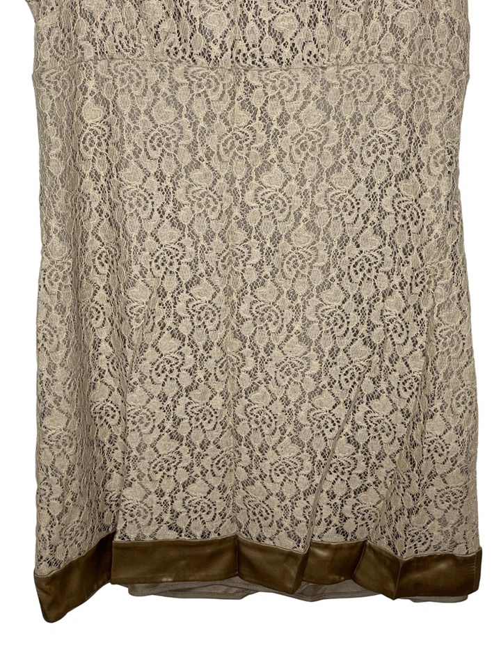 Vestido Alexia Admor Feminino S Bronzeado Bainha de Renda Sem Mangas Mini Coquetel - Imagem 4 de 4