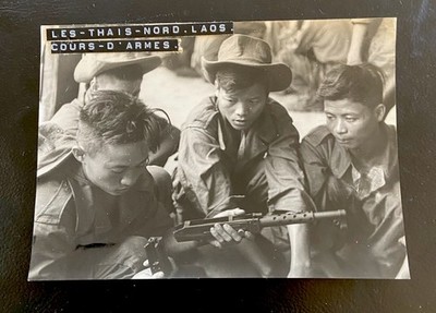 Foto Pressefoto - Les Thais - Nord Laos Cours - D  Armes