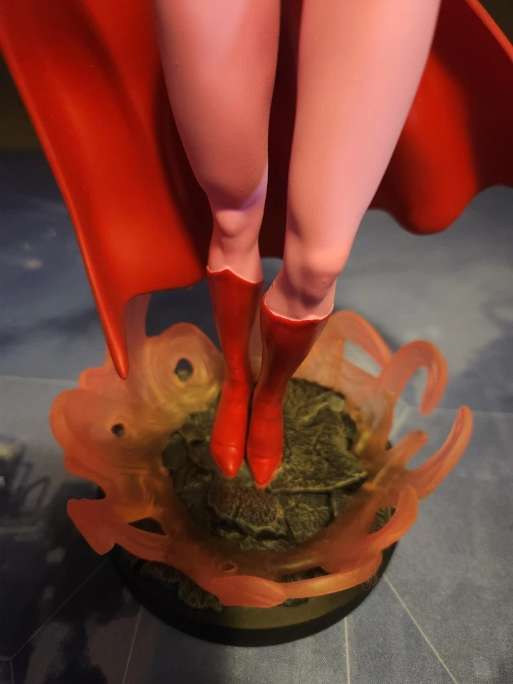 Diamond Select Marvel Bruja Escarlata Colección Premier Estatua de Resina #148/3.000 Foto 3 de 4