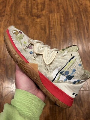 Nike Kyrie 5 Bandulu Embroidered Splatters Boys Size 7Y CQ4326-100