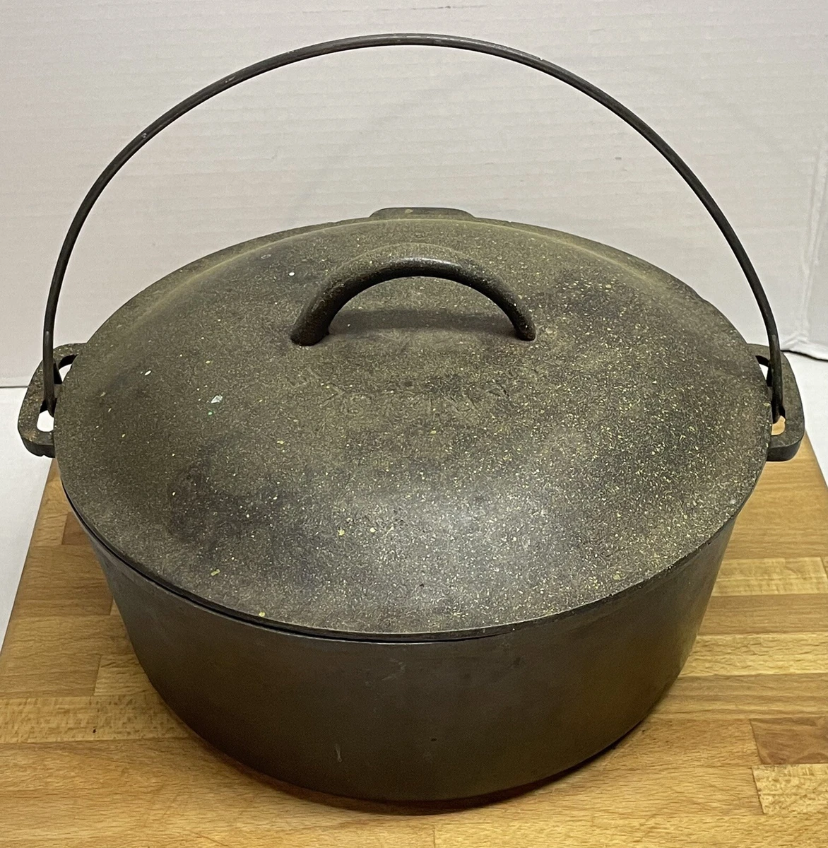 Cast Iron Dutch Oven - Lost In The Ozarks