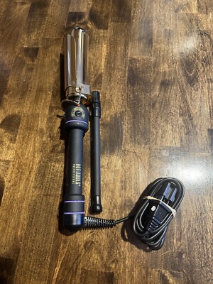 Hot Tools Pro Signature Series Gold 1-1/4'' Curling Iron Wand (HTIR1576)