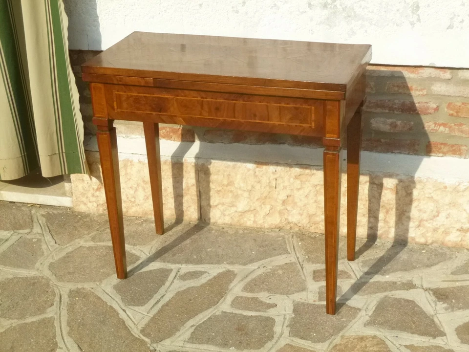 Antico Piccolo Tavolino da gioco intarsiato Luigi XVI Lombardia Pronto Ep '700 - Immagine 2 di 4