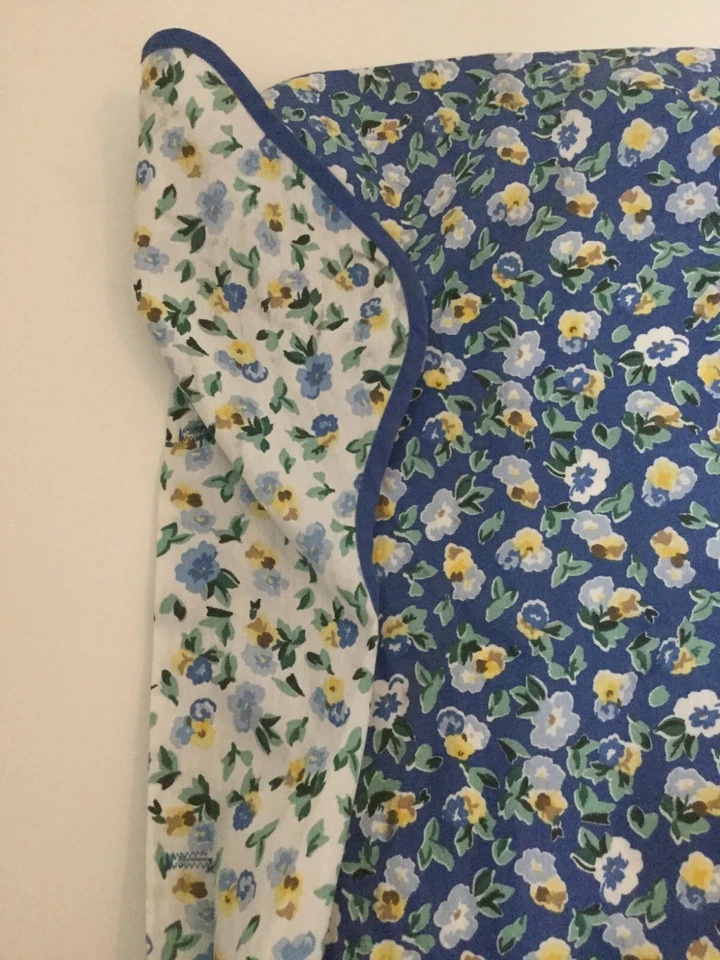 Cortador de tela de costura April Cornell azul amarillo estampado floral mezcla de algodón 26x34 + Foto 2 de 4