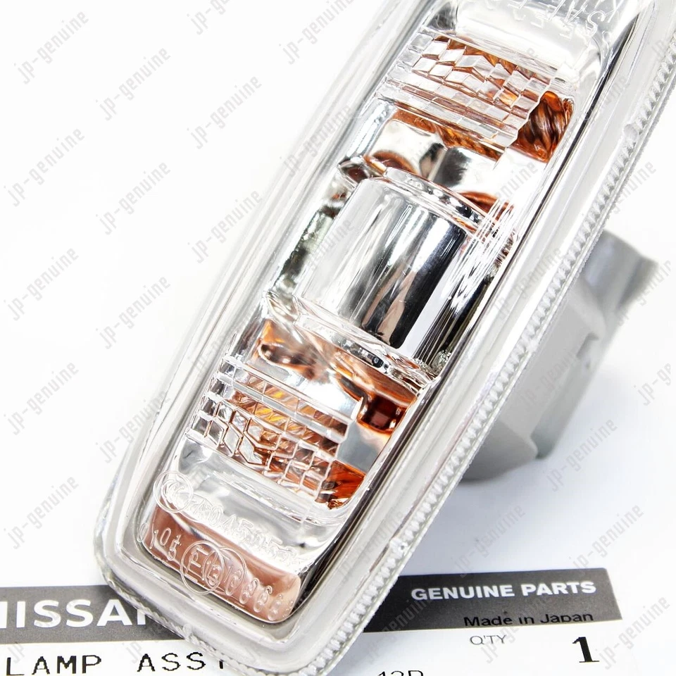 Genuine OEM  NISSAN INFINITI M35 M45 26160-EW00A Side Marker Light Lamp Assembly - Image 3 of 4