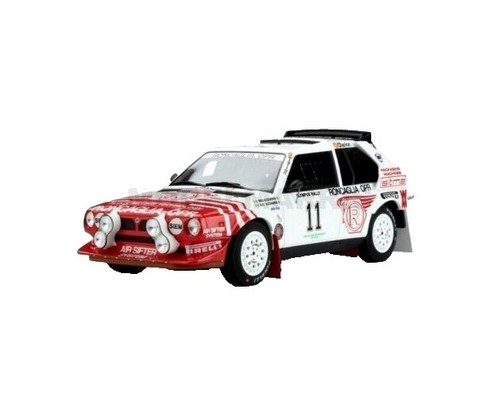 AUTOart 1/18 ランチア デルタ S4 1986 サンレモ・ラリー AUTOart 1/18 Lancia Delta S4 1986 San Remo Rally Used From Japan