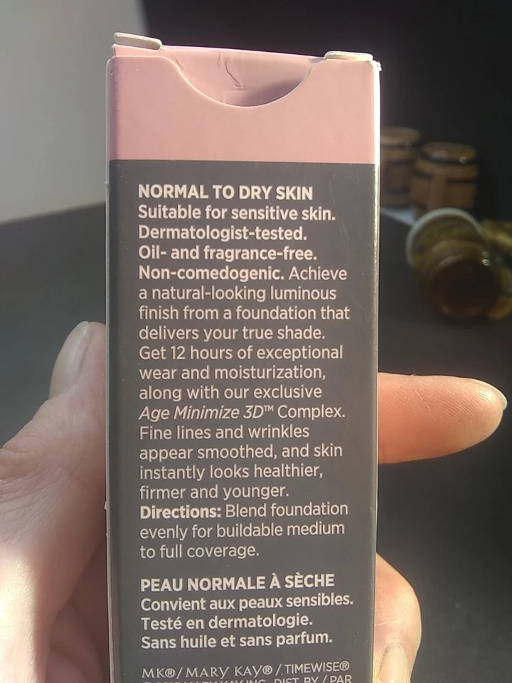 Mary Kay TimeWise Luminous 3D Foundation BEIGE W 100 1 fl oz NIB NOS 100019 - Image 4 of 4