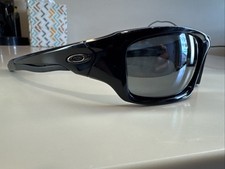 Oakley Valve Sunglasses Polished Black Black Iridium Polarized Lens 12-837 256