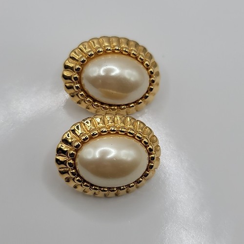 SIGNED Monet Gold Tone and Faux Pearl Vintage Pierced Earrings - Picture 8 of 16