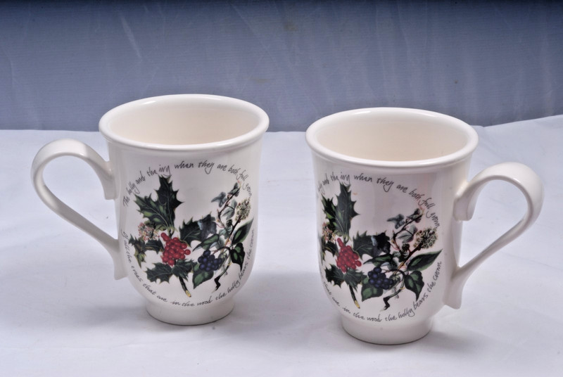 Portmeirion The Holly & The Ivy Beaker Footed Christmas Coffee Cup Mug, Set of 2