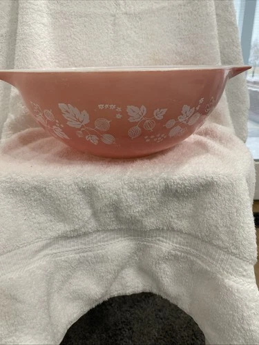 Pyrex Vintage Pink Gooseberry 4Qt Cinderella Bowl #444