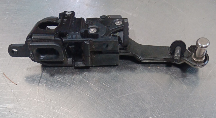SMART FOR TWO 2009 BRABUS LEFT HAND L CONVERTIBLE TOP COVER LATCH A4507760164001