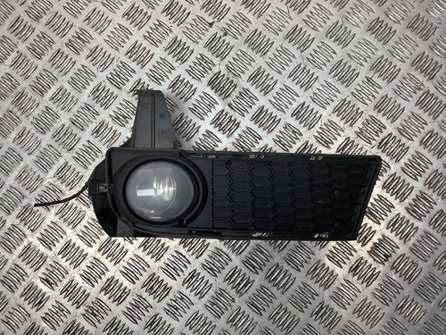 BMW E82 E88-M Sport Stoßstange vorne Nebelscheinwerfer Beifahrer links Grill Gitter 8054485