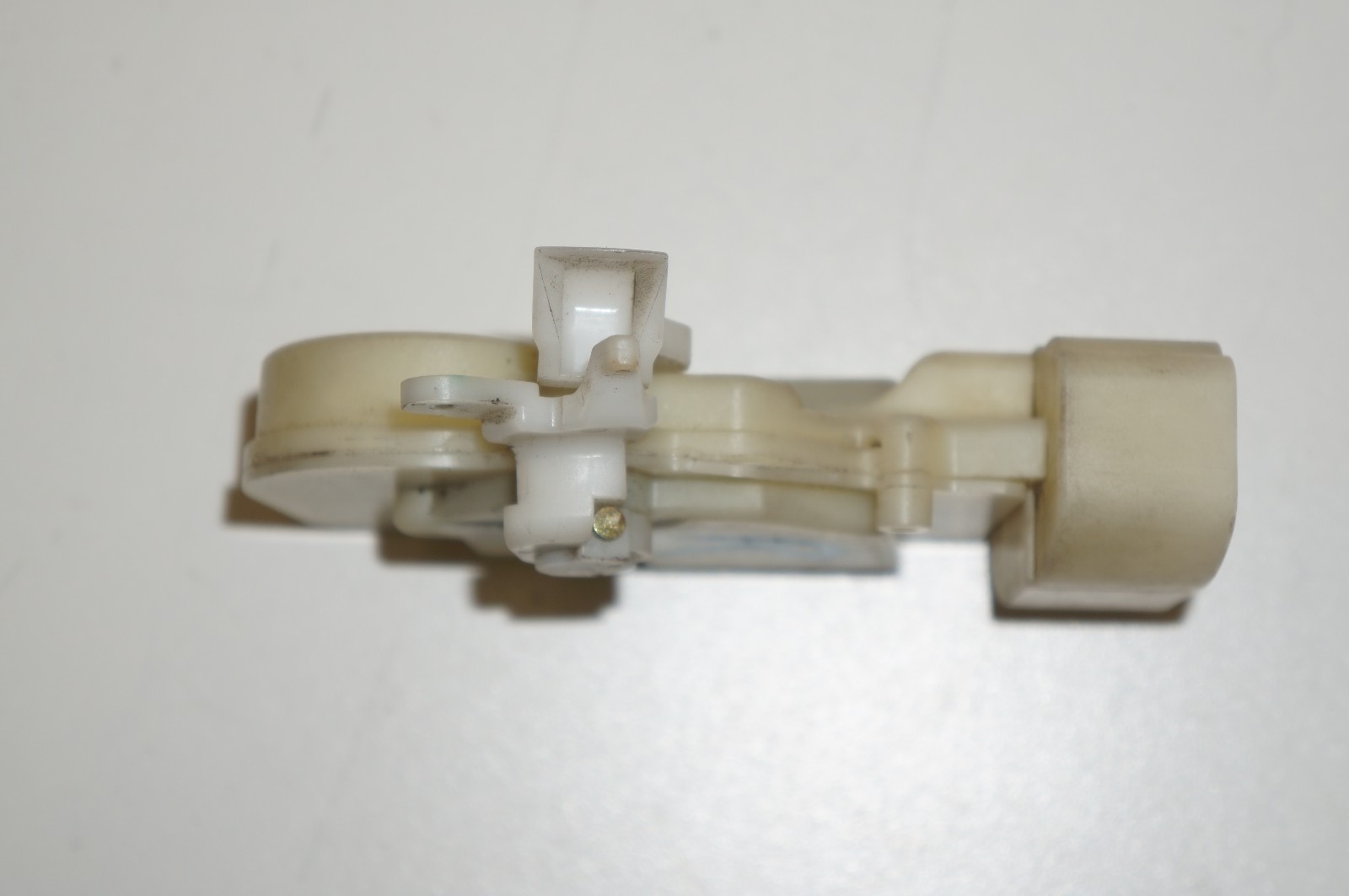 20002005 TOYOTA CELICA GT GTS PASSENGER RIGHT DOOR LOCK ACTUATOR REMAN