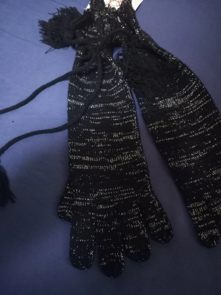 Carolina Guantes Largos Negros Foto 4 de 4