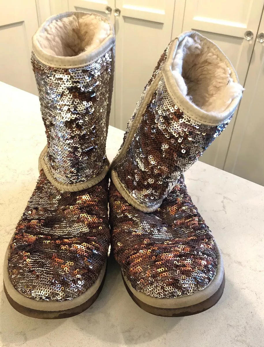 UGG CLASSIC SHORT SEQUIN BOOT GOLD Bronze Size 6