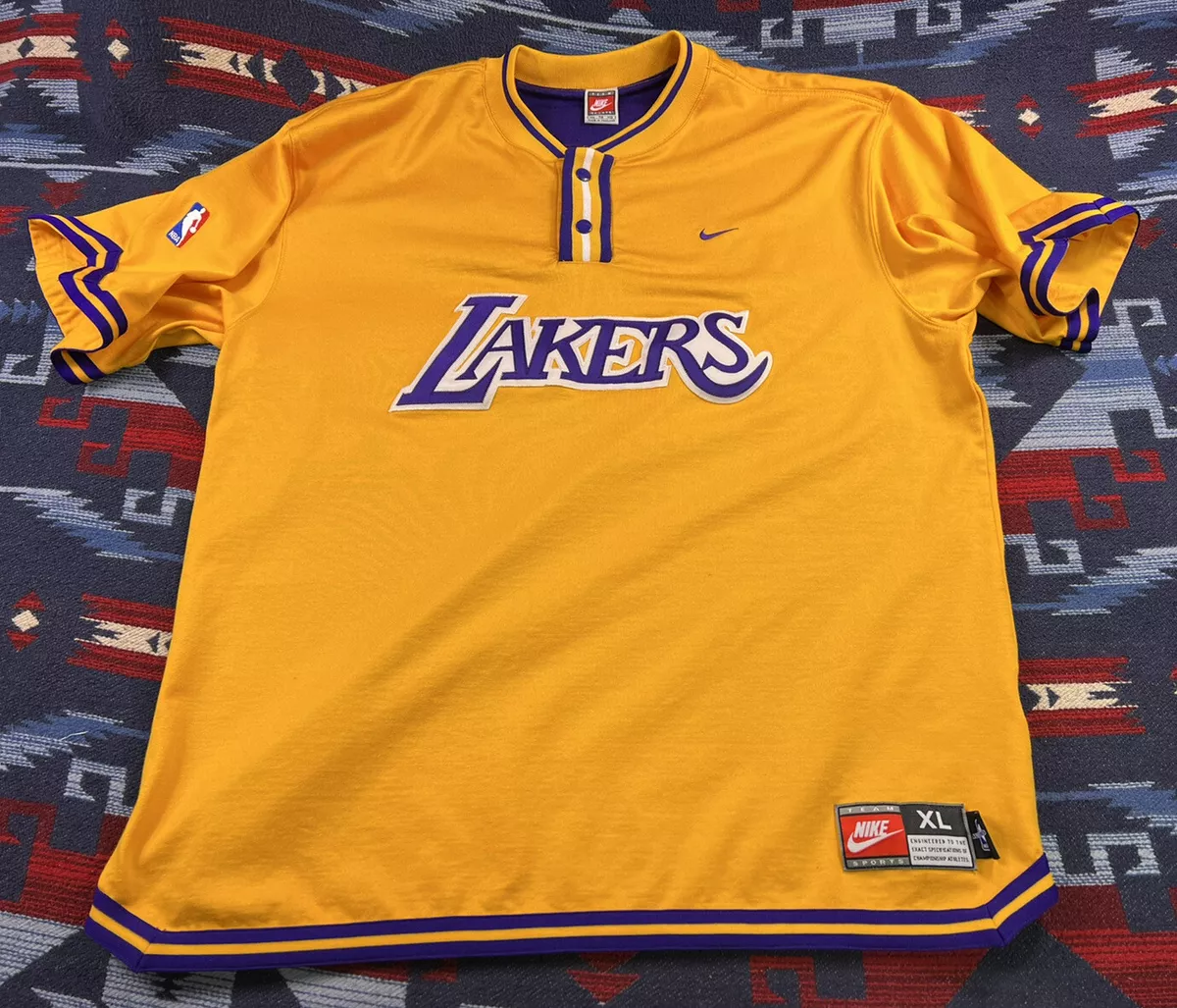 Lakers warm best sale up jacket nike