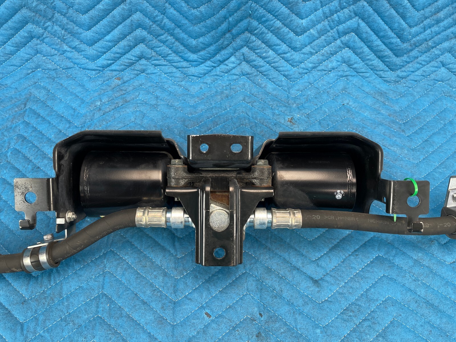 Infiniti QX80 QX56 Hydraulic Suspension Front Passenger 