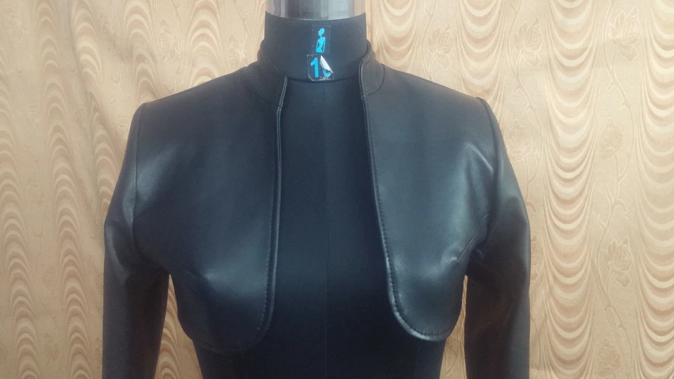 Mujer 100% Piel de Cordero Genuina Cuero Corto Moto Bolero Encogerse de hombros Motociclista Chaqueta Calce Ajustado Foto 2 de 4