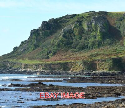 PHOTO  SHARPERS HEAD EAST PRAWLE DEVON SCHIST. ORIGINALLY THE ROCKS HERE WERE SE