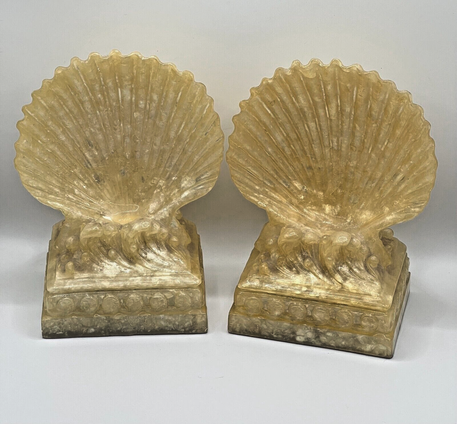 Set of 2 Shell Bookends Cream/Yellow Color Nautical Beach House Home Decor 8 in