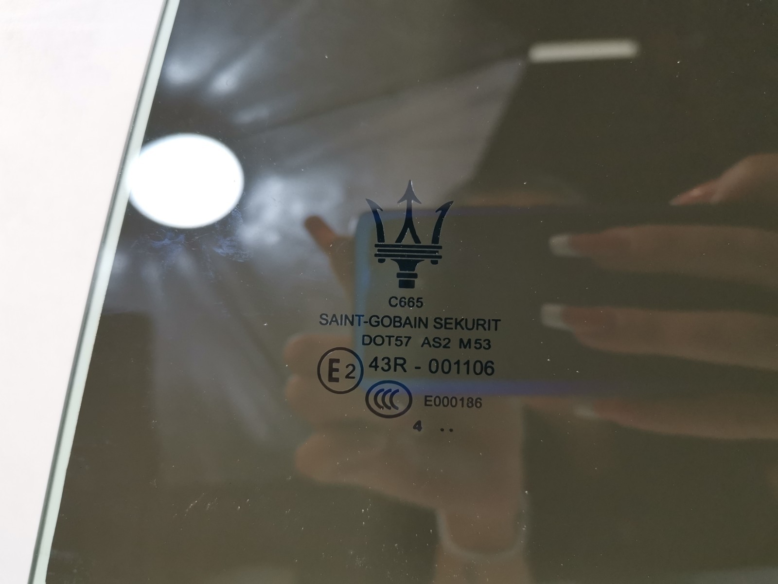 Maserati Ghibli 3.0 2015  Rear Left Driver Side Door Window Glass 43R-001106 OEM