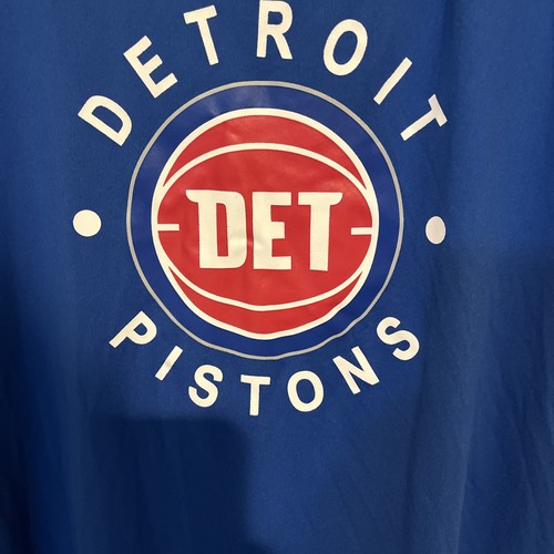 Detroit Pistons NBA Medium Casual Short Sleeve T-Shirt Blue NWT Women LICENSED - Picture 2 of 10