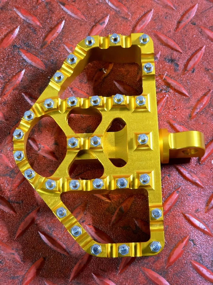 Clavija delantera giratoria 360° MX Chopper estilo bobber para Harley Sportster 883 Dyna Foto 2 de 4