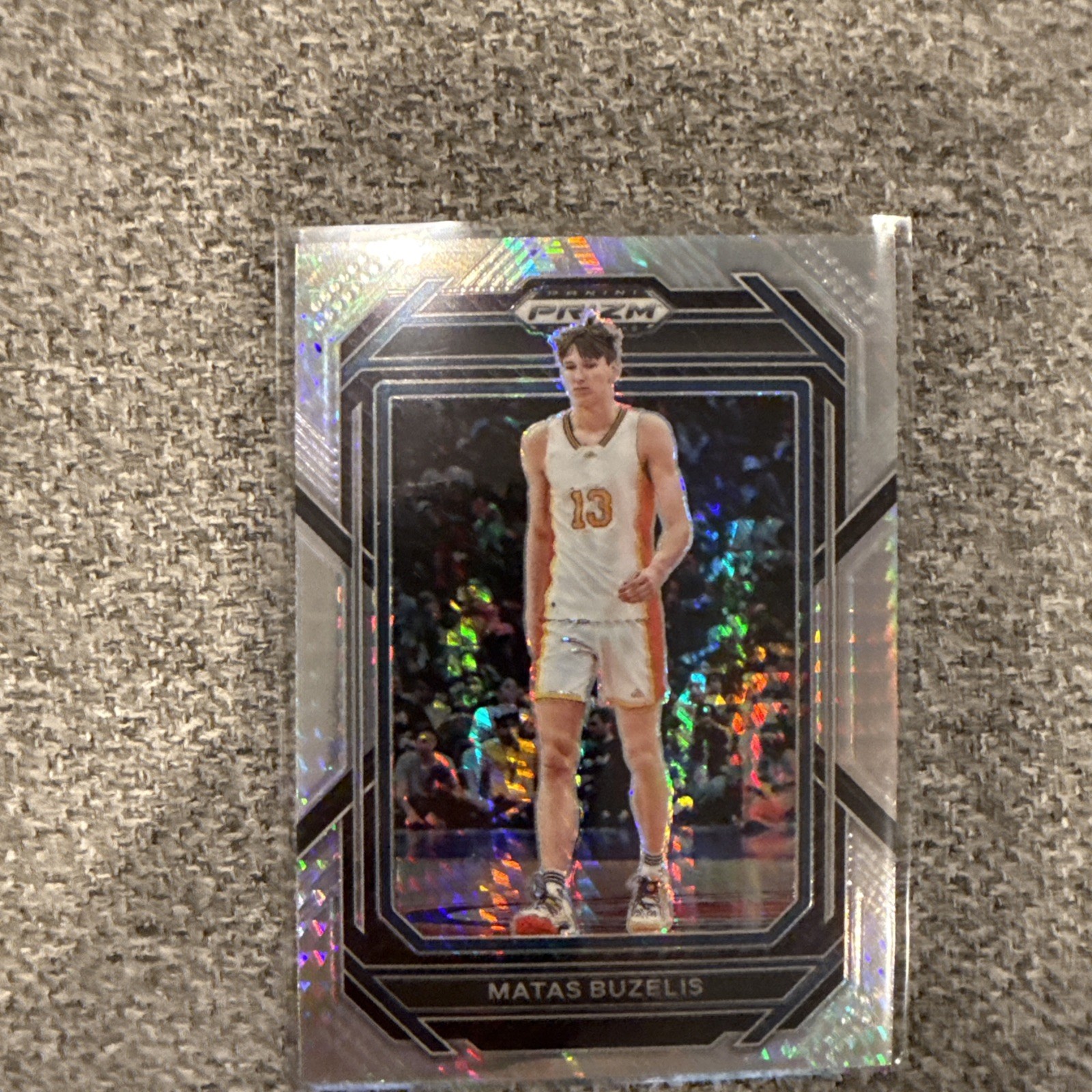 2023 Panini Prizm Draft Picks Matas Buzelis Hyper Prizm #13 Chicago Bulls