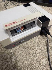 Nintendo NES Console W Controller, Zapper & Mario/Duck Hunt *Tested