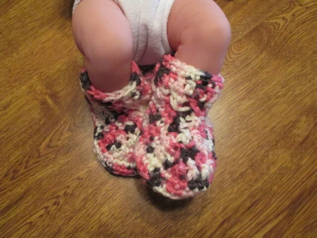 Bolso de Dormir Recién Nacido Hecho a Mano Crochet Cocoon con Sombrero y Botines Foto 3 de 4