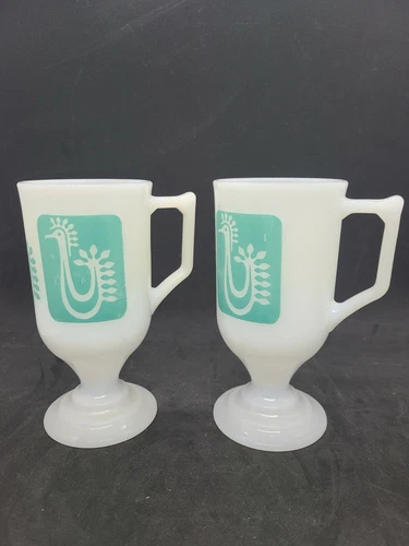 RETRO FEDERAL VINTAGE MILK GLASS FOOTED MUG/CUP WITH TURQUOISE ROOSTERS Chickens