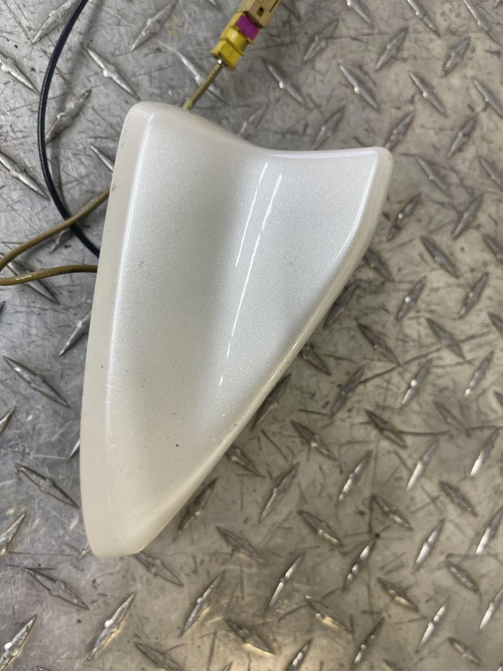 Conjunto de antena Cadillac DTS 2009-2011 blanco probado OEM 09 10 11 Foto 2 de 4