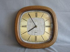 Pallas Heges Alte Wanduhr Holz + Messing + Stoff + Glas Quartzwerk 28x28 cm 70er