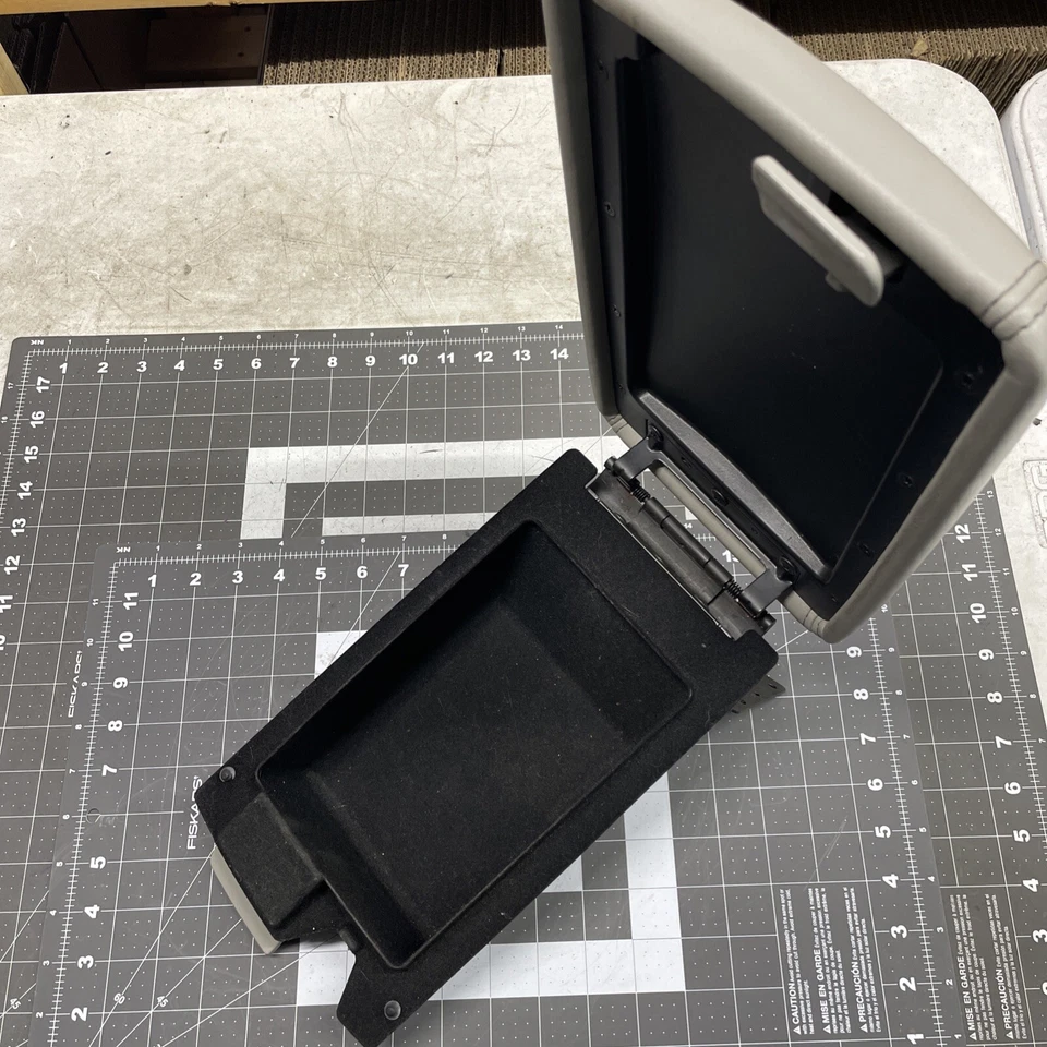 2006 2011 Cadillac DTS Buick Lucerne Center Console Armrest Lid Storage GRAY - Image 4 of 4