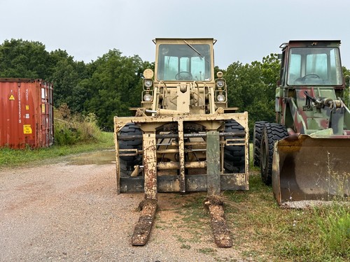 International Hough M10A Rough Terrain Forklift - Picture 9 of 9