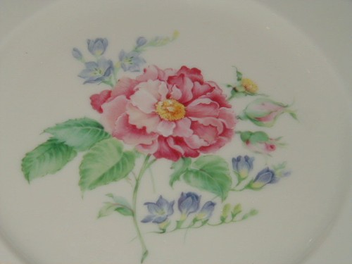 OLDER LENOX CHINA ROSE EXPRESSIONS COLLECTOR PLATE, FLOWER DECOR, USA - Picture 2 of 3