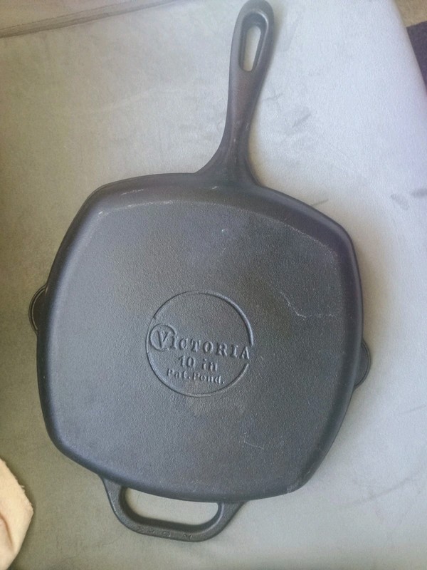 Vtg Victoria Pat. Pend. Square Cast Iron Skillet MUD2~ 10" Made In Columbia RARE