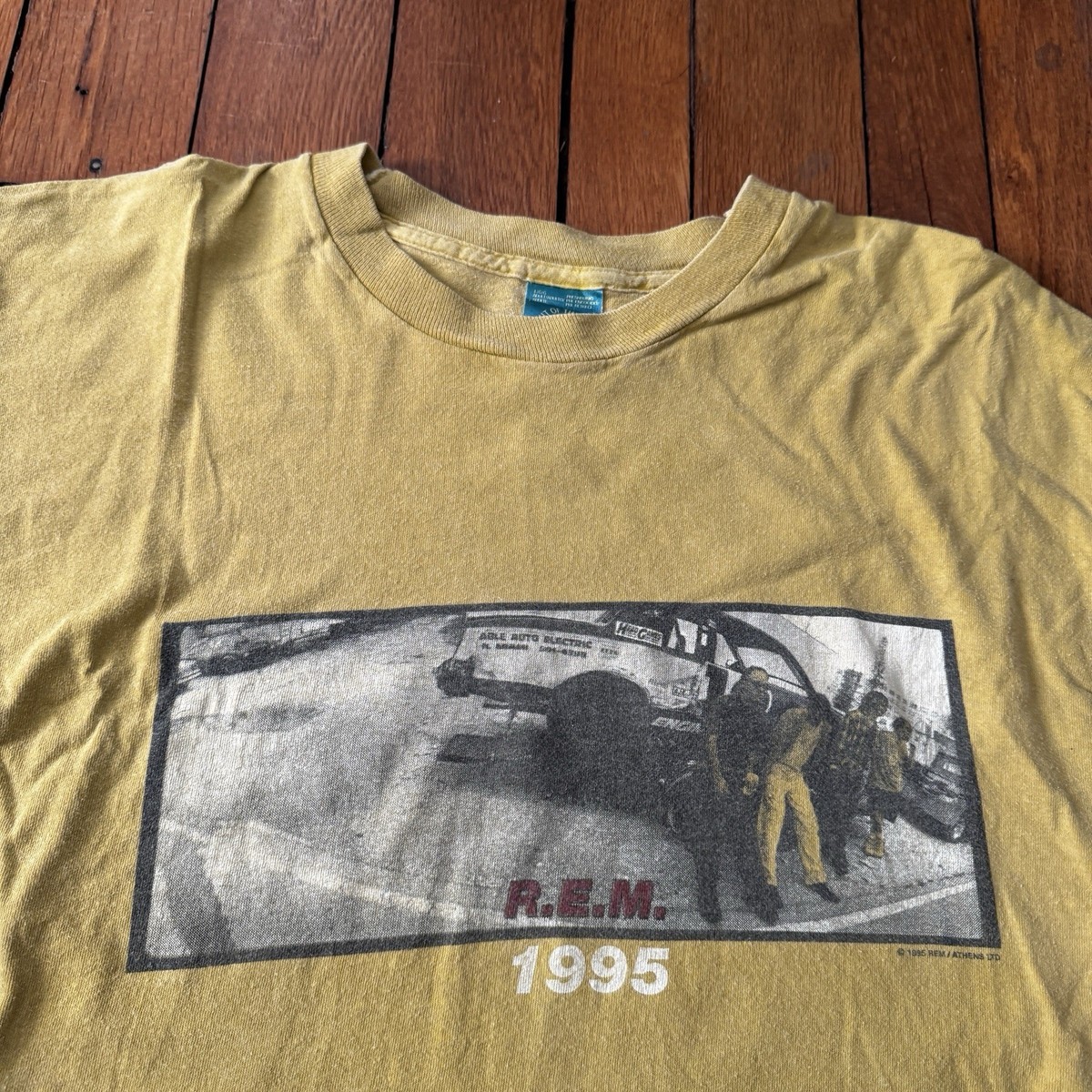 VINTAGE REM Shirt Mens Large Yellow Band Concert Monster Tour