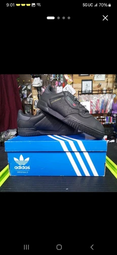 Taglia 5 Adidas Yeezy Powerphase Calabasas Core Nero