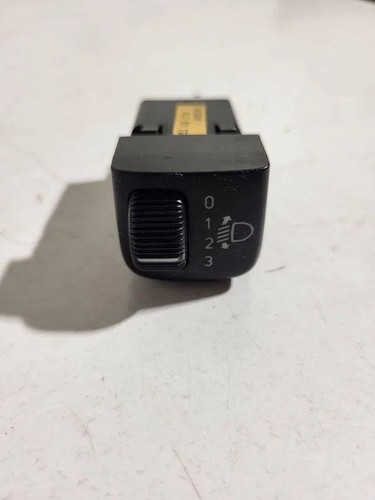 SAAB 9000 Schalter zur Einstellung der Scheinwerferhöhe 5106109 2.29 31508030