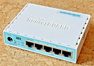 Absolut top Mikrotik HEX Router Switch 5x Gigabit PoE RouterBoard RouterOs